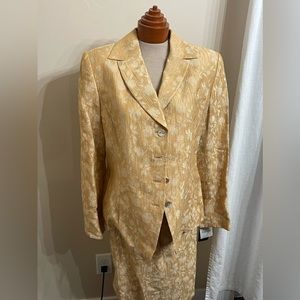 Dana Buchman Skirt Suit